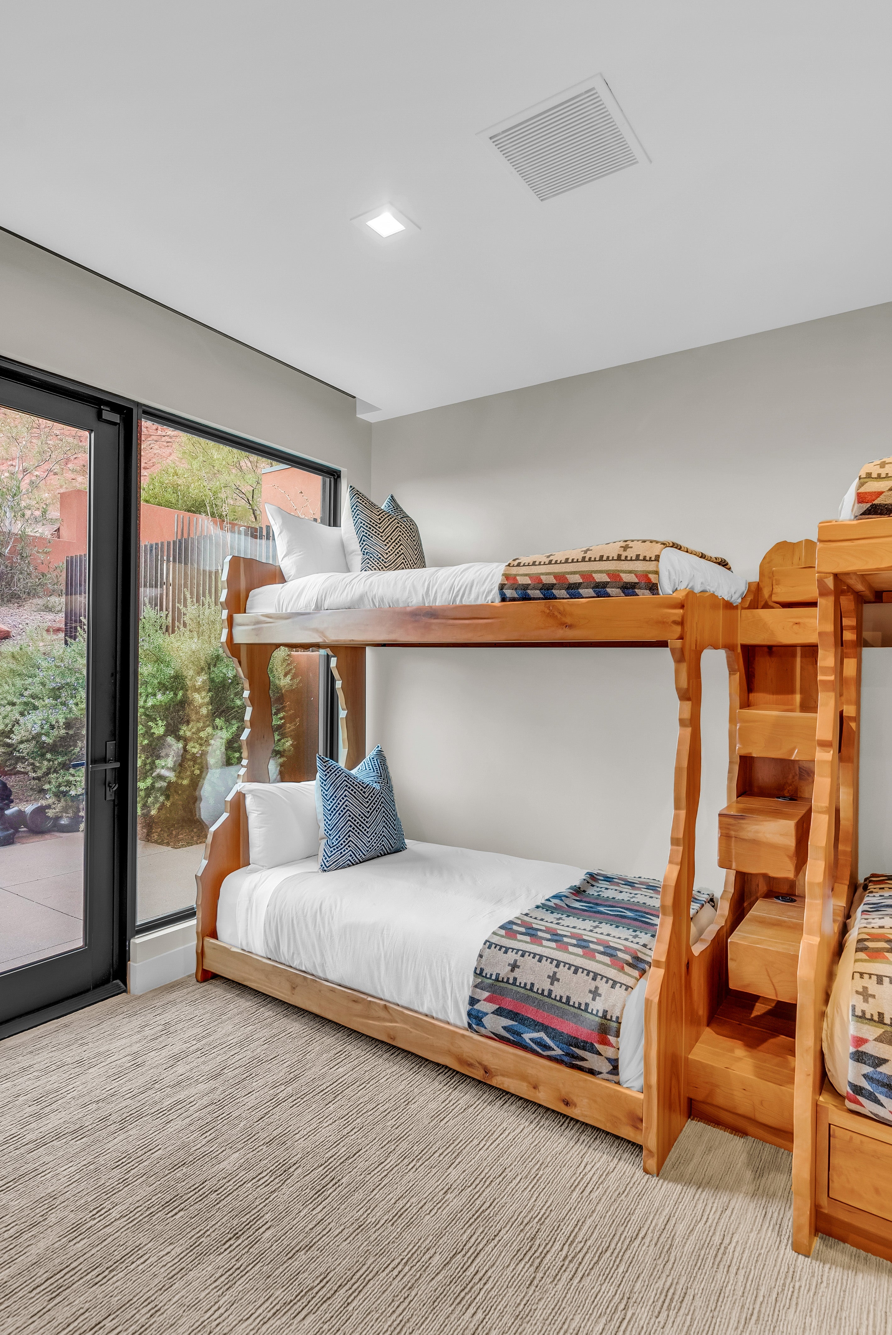 The Shared Sunny Room Suite