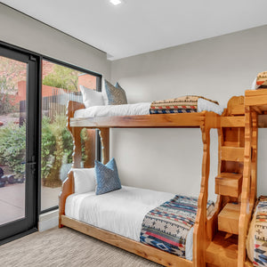 The Shared Sunny Room Suite