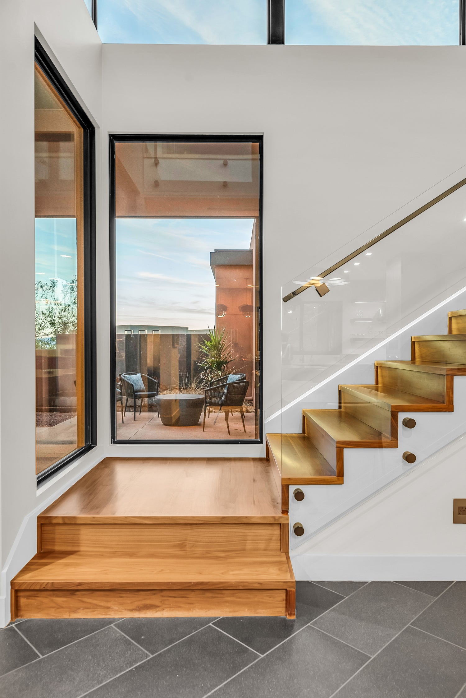 The Shared Sunny Room Suite